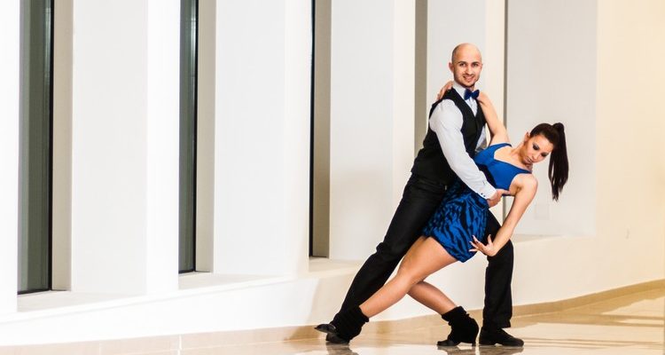 [Download] 10 Salsa Moves to Make You Shine on the Dance Floor